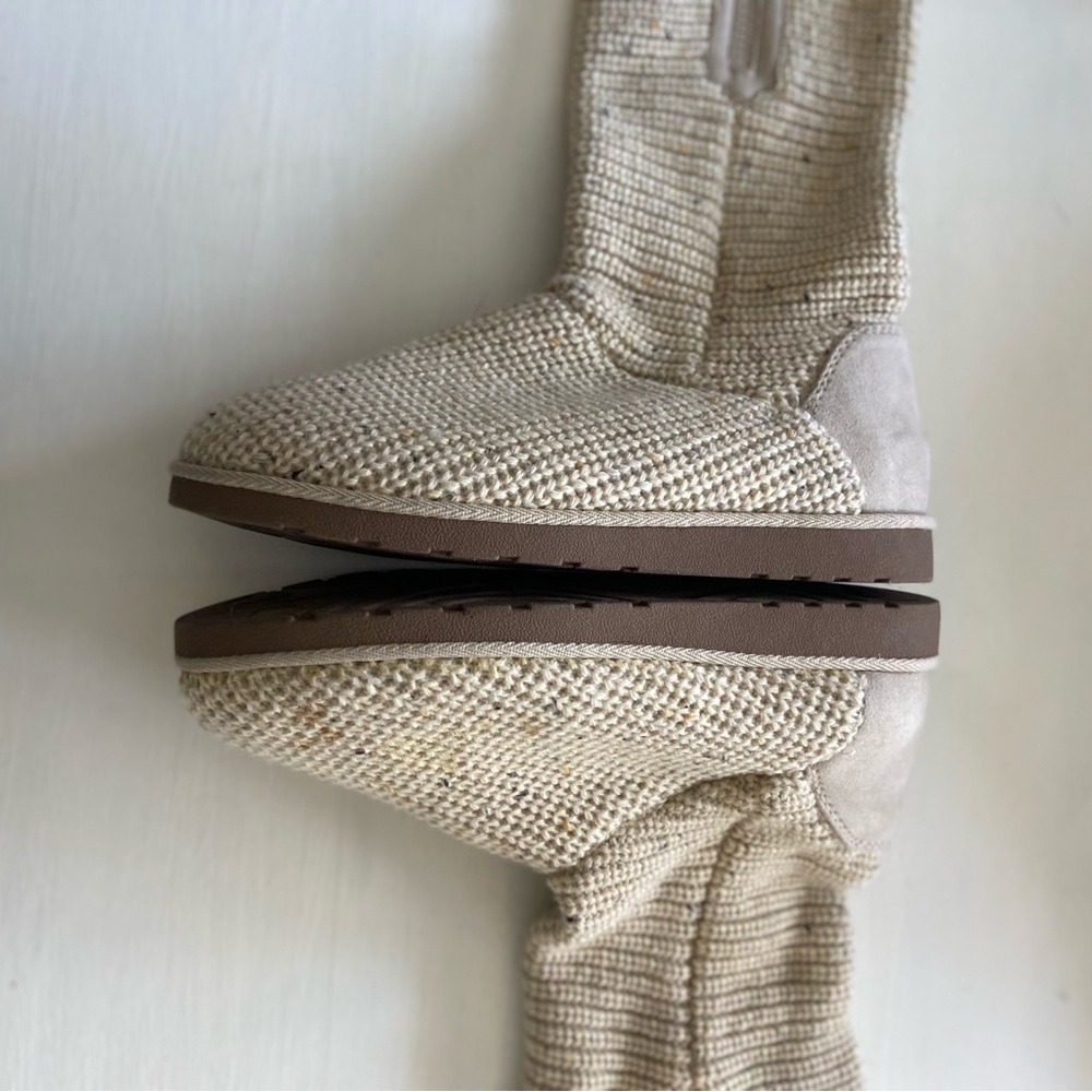 Sweater calf Boot sz 9.  Never worn